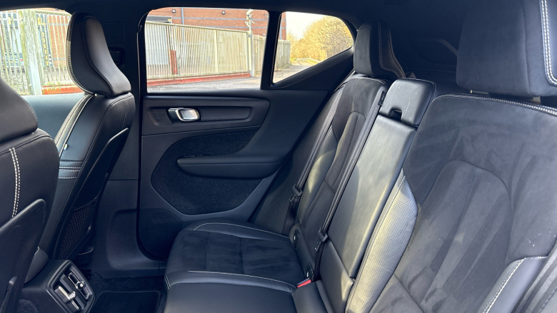 Volvo Xc40 1.5 T3 [163] R DESIGN 5dr Geartronic Petrol Estate